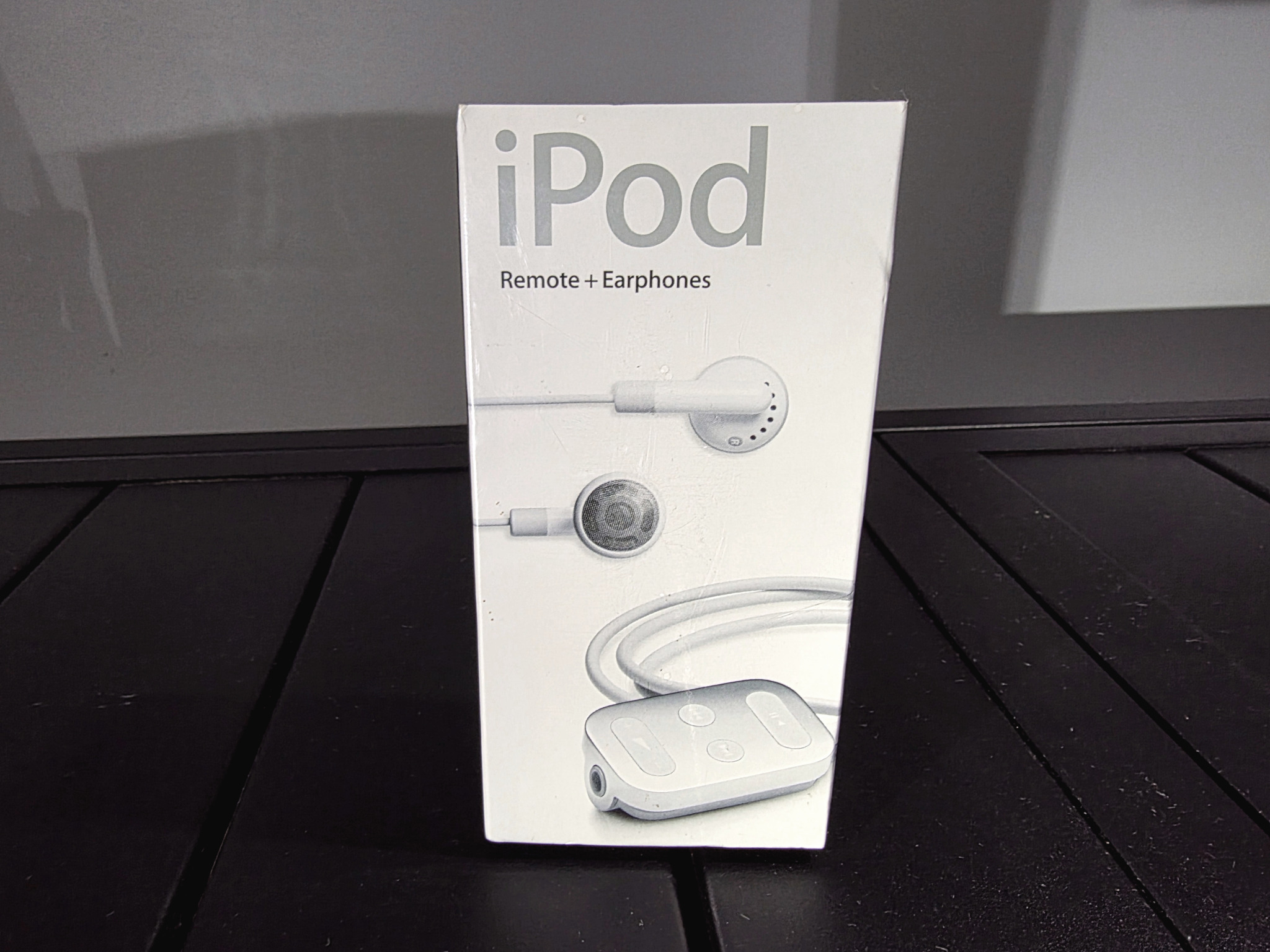 Apple iPod Remote + Earphones in original box